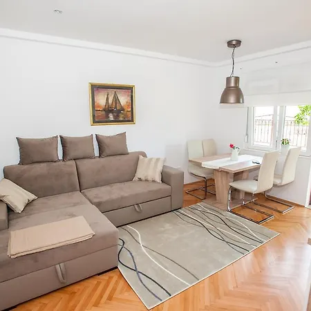 Apartment Dadule